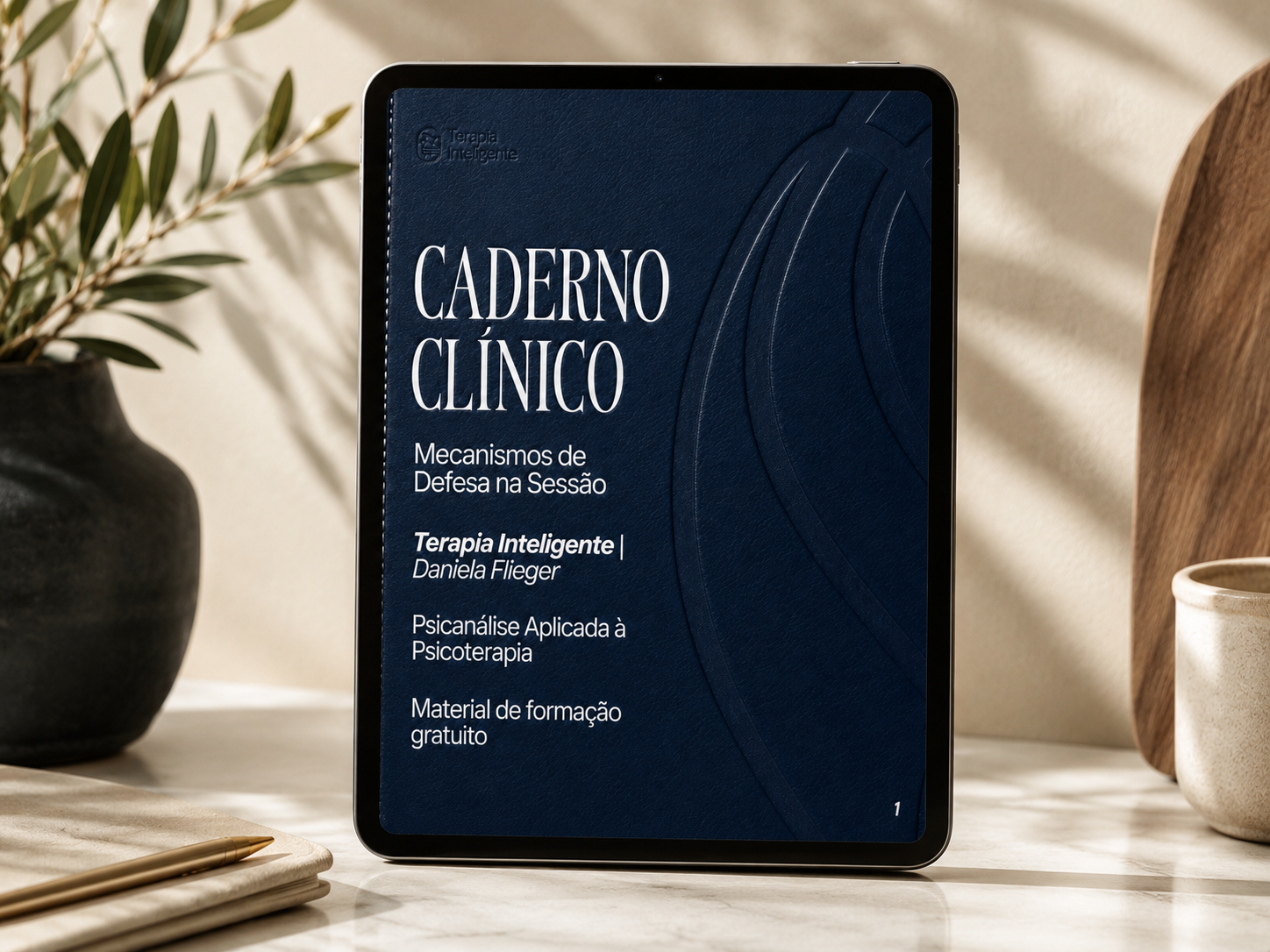 Caderno Clínico da formação exibido em um tablet